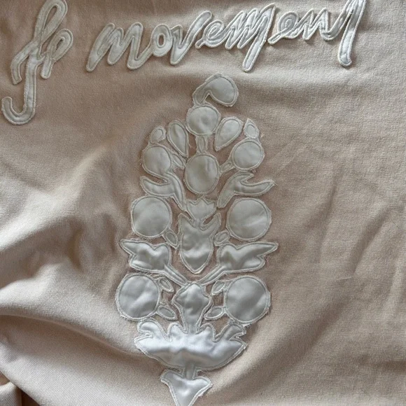 Gorgeous Oversized Pale Pink/Cream Graphic with Embroidery. - Picture 4 of 8